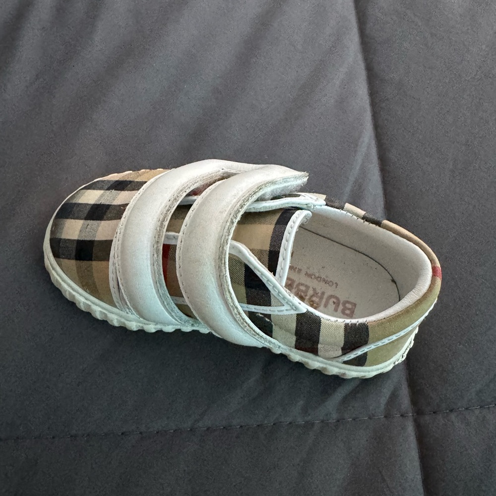 Toddler Burberry shoes with Strap